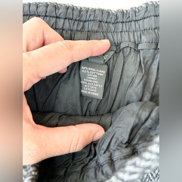 J.Crew Leather Trim Tipped Bell Tweed Wool Blend
Herringbone Skirt - Picture 8 of 10